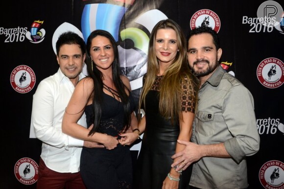 Zezé Di Camargo, Graciele Lacerda, Flavia Fonseca e Luciano posaram juntos nos bastidores da Festa do Peão de Barretos
