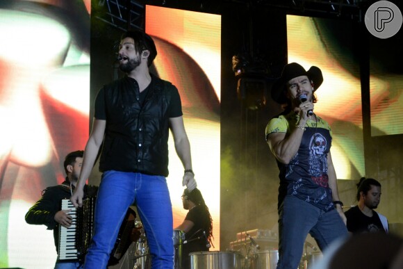 A dupla Munhoz e Mariano cantou na 61ª Festa do Peão de Barretos, no interior de São Paulo