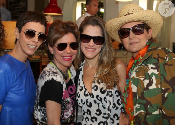 O elenco do canal GNT se reuniu para comemoração de fim de ano, nesta terça-feira, 3 de dezembro de 2013, no 'CT Trattorie', restaurante do chef Claude Troisgros, na Lagoa, no Rio de Janeiro