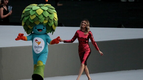 Fernanda Lima e mais famosos comemoram medalhas do Brasil na Paralimpíada 2016