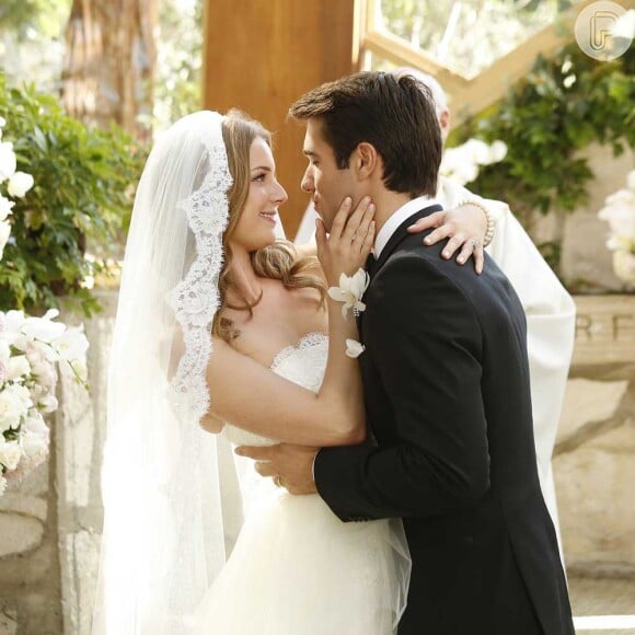 Daniel Grayson e Emily Thorne se casam no último episódio da terceira temporada de 'Revenge'. O episódio será exibido nos EUA no dia 15 de dezembro de 2013