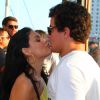 Paloma Bernardi e Thiago Martins se beijam em festa de Rafael Zulu, que aconteceu neste domingo, 11 de setembro de 2016, em um clube na Barra da Tijuca, Zona Oeste do Rio