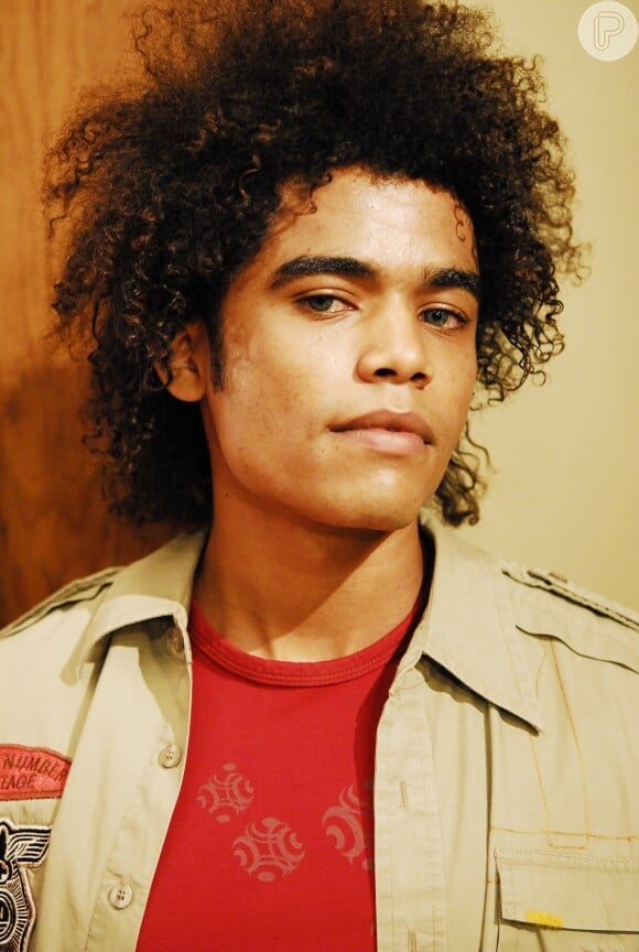 Diogo Almeida interpretou Rudolf, filho de um alemão com uma negra, na novela 'Duas Caras', em 2008