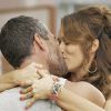 Tancinha (Mariana Ximenes) e Apolo (Malvino Salvador) acabam se beijando enquanto esperam a recuperação de Tito, na novela 'Haja Coração'