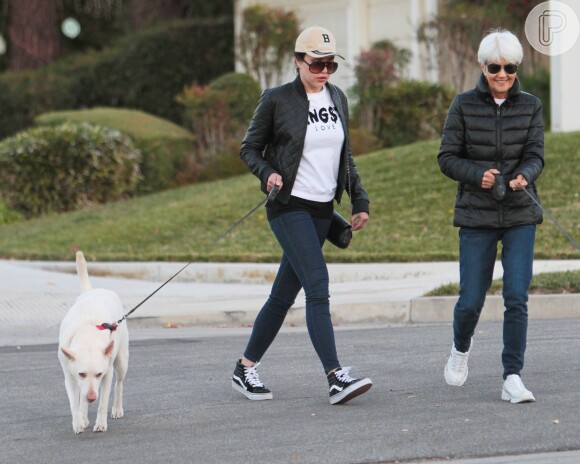 Amanda foi vista ao lado da mãe nas ruas de Los Angeles