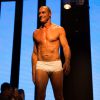 Paulo Zulu, após ter nude vazado na web, desfila de sunga aos 53 anos na noite da última terça-feira, dia 13 de setembro de 2016