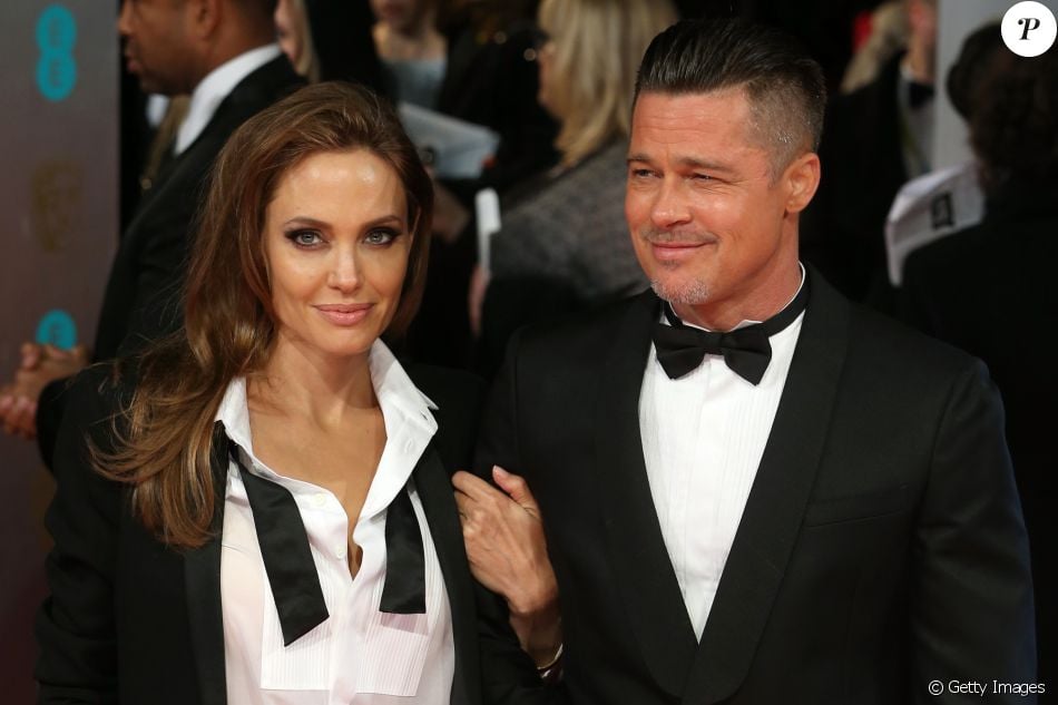 Angelina Jolie e Brad Pitt tiveram diferentes visuais ao longo do casamento Purepeople