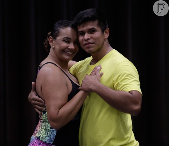 O bailarino Rodrigo Picanço é o novo instrutor de Solange Couto no 'Dança dos Famosos'