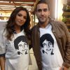 Patrícia Poeta e André Marques posam com camiseta com rosto de Rafael