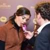 Sophie Charlotte beija o marido, Daniel de Oliveira em evento em SP. Fotos!
