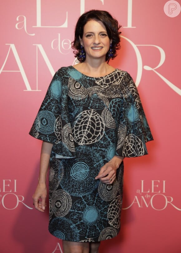 Denise Fraga posa na festa de lançamento da novela 'A Lei do Amor'