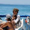 Grazi Massafera e Sofia passeando de barco em Búzios