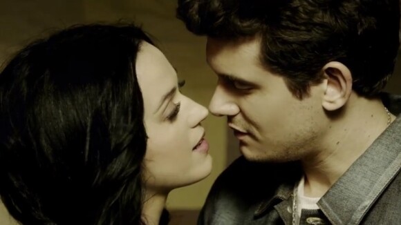 Katy Perry e John Mayer aparecem em clima de romance no clipe 'Who You Love'