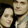Katy Perry e John Mayer protagonizam cenas românticas no clipe 'Who You Love'