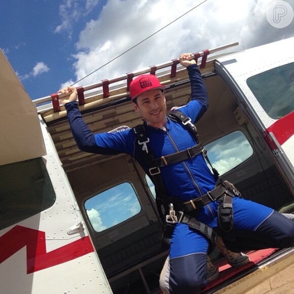 Rodrigo Andrade sobre saltar de paraquedas: 'É uma das melhores sensações do mundo, de total liberdade''