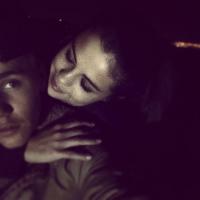 Justin Bieber publica foto com Selena Gomez: 'Adoro o jeito que você me olha'