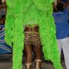 Cris Vianna brilhou com saia por cima de lingerie fio-dental à frente da bateria da Imperatriz, no Carnaval 2014