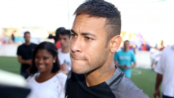 Neymar pode ser preso por dois anos e proibido de jogar futebol após acusação