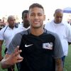 'Isso que dá andar com Justin Bieber', brincou uma internauta sobre o pedido de prisão a Neymar 