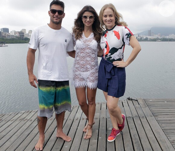 Paula Fernandes posou com Angélica e Felipe Miyamoto, vice-campeão brasileiro de wakeboard