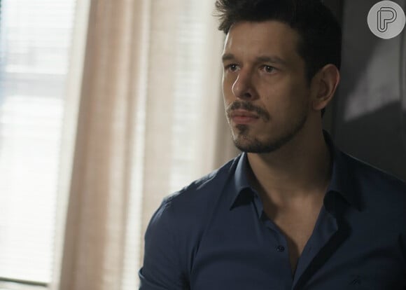 Lázaro (João Vicente de Castro) é desmascarado por Gui (Valdimir Brichta), na novela 'Rock Story', em dezembro de 2016