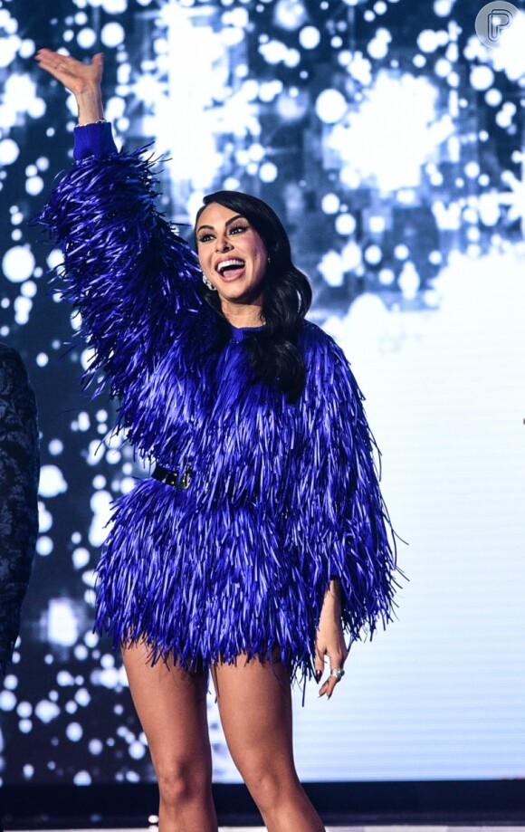 Alinne Rosa foi criticada pelo look que usou nesta quarta-feira, 23 de novembro de 2016, na final do 'X-Factor'