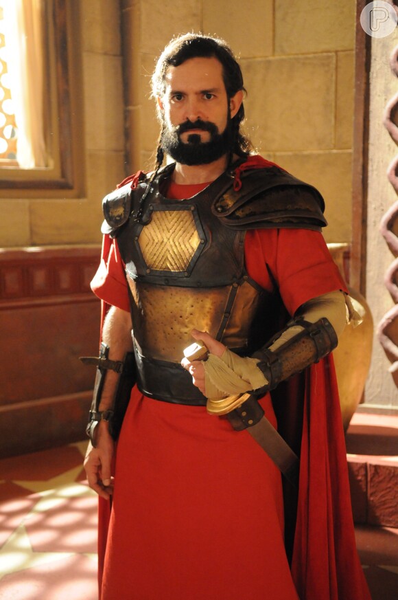 Yussuf (Iran Malfitano) quebra a espada de Zaqueu (Ricky Tavares) e em seguida pega sua arma e enterra no peito do arqueiro, na novela 'A Terra Prometida'
