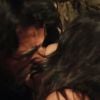 Raabe (Miriam Freeland) e Salmon (Rafael Sardão) já haviam se beijado quando o guerreiro deixou a casa da ex-prostituta pela janela no reino de Jericó, na novela 'A Terra Prometida'
