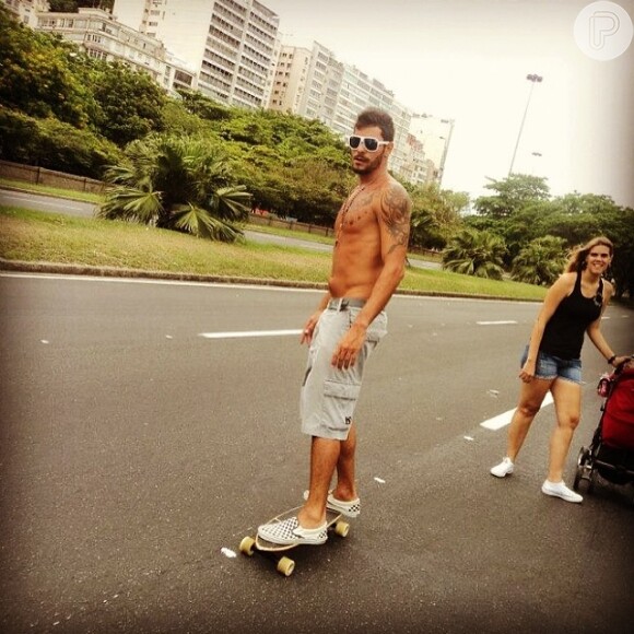 Carioca, Diego Grossi gosta de andar de skate no Aterro do Flamengo