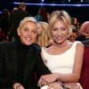A atriz e apresentadora Ellen DeGeneres assumiu sua homossexualidade em público, em 1996. Em 2008, ela se casou nos EUA com a atriz Portia De Rossi