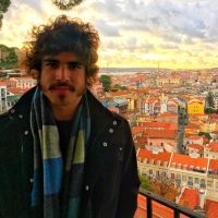 Caio Castro, Dom Pedro em 'Novo Mundo', viaja a Portugal: 'Hábitos portugueses'