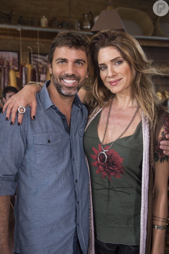 Felipe (Marcelo Faria) continua solteiro desde que Lenita (Letícia Spiller) terminou com ele para ficar com Vittorio (Marcelo Novaes) em 'Sol Nascente'
