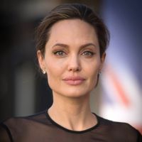 Angelina Jolie, ex de Brad Pitt, está pesando 34 kg após separação: 'Puro osso'