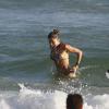 A atriz Grazi Massafera exibiu seu corpo escultural na praia da Barra da Tijuca, Zona Oeste do Rio de Janeiro, nesta quarta-feira, 8 de janeiro de 2014