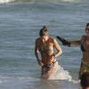 Grazi Massafera exibiu seu corpo em forma na praia da Barra da Tijuca, Zona Oeste do Rio, nesta quarta-feira, 8 de janeiro de 2014