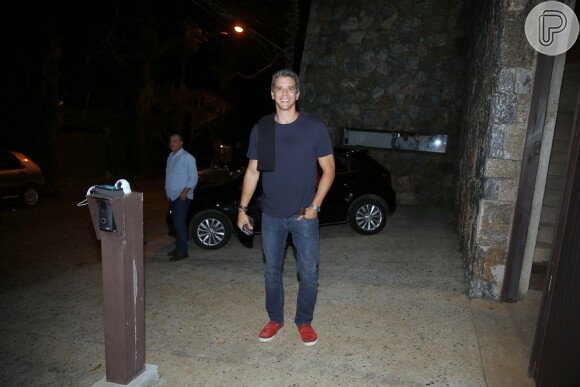 Marcio Garcia vai à festa de aniversário de 43 anos de Angélica, na casa da apresentadora, no Rio, nesta quarta-feira, 30 de novembro de 2016
