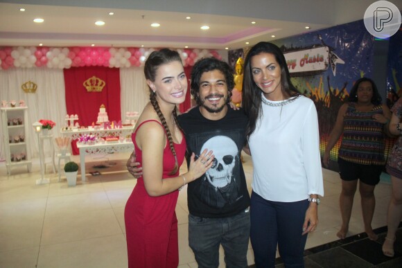 Douglas Sampaio também é amigo de Carla Prata. Os três famosos se conheceram dentro da última edição do reality show 'A Fazenda', em 2015