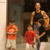 Juliana Paes curtiu a tarde desta quinta-feira, 1° de dezembro de 2016, com os filhos Pedro e Antônio