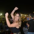 Cacau rebolou e dançou durante a segunda noite de CarNatal, carnaval fora de época na capital do Rio Grande do Norte, na madrugada deste sábado, 3 de dezembro de 2016