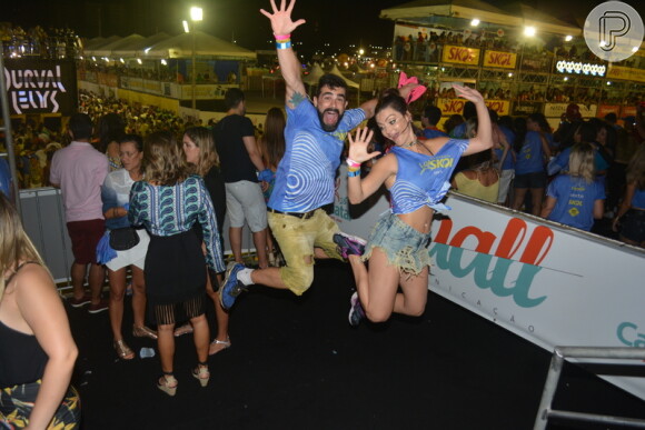O casal Jorge Souza e Laura Keller também passaram por camarote do CarNatal