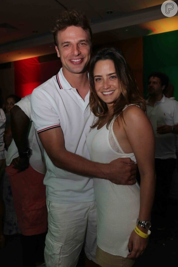 Fernanda Vasconcellos e Cássio Reis estão morando juntos em um apartamento na Zona Sul do Rio, em 16 de janeiro de 2014