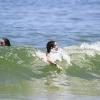 Grazi Massafera passa a tarde deste sábado, 18 de janeiro de 2014, na praia da Barra da Tijuca, Zona Oeste do Rio de Janeiro, acompanhada de sua filha, Sofia, de 1 ano e 8 meses, e de amigos