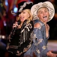 Miley Cyrus e Madonna cantam 'We Can't Stop' e 'Don't Tell Me' em 'Acústico MTV'
