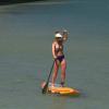 Juliana Didone aproveitou a folga para praticar stand up paddle nesta quarta-feira, 29 de janeiro de 2014