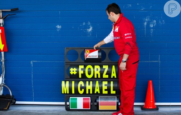 Equipes de Fórmula 1 têm homenageado Michael Schumacher durante corridas e treinos