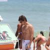 Anderson Di Rizzi e Daniel Rocha curtiram a praia da Barra da Tijuca, Zona Oeste do Rio de Janeiro, nesta quinta-feira, 30 de janeiro de 2014,