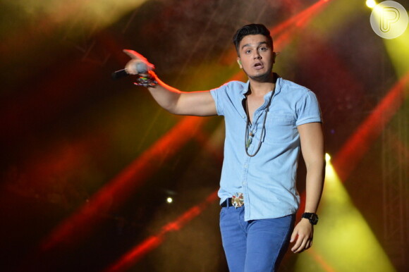 Luan Santana levanta o público do Festival de Verão de Salvador, em 1 de fevereiro de 2014