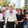 Xuxa chegou de mãos dadas com a primeira dama, Adriana Ancelmo