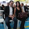 A atriz Lisandra Souto também participou da cerimônia ao lado do namorado, o músico e empresário Gustavo Fernandes