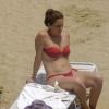 Giovanna exibe boa forma em praia do Rio